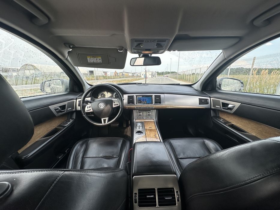 Jaguar XF Premium Luxury 2.7 V6 Bi-Turbo | 180.000 km | Scaune ventilate | Volan încălzit | Automat
