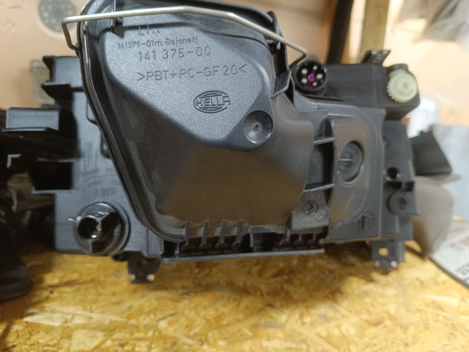 Фара левая Ауди А6 С4