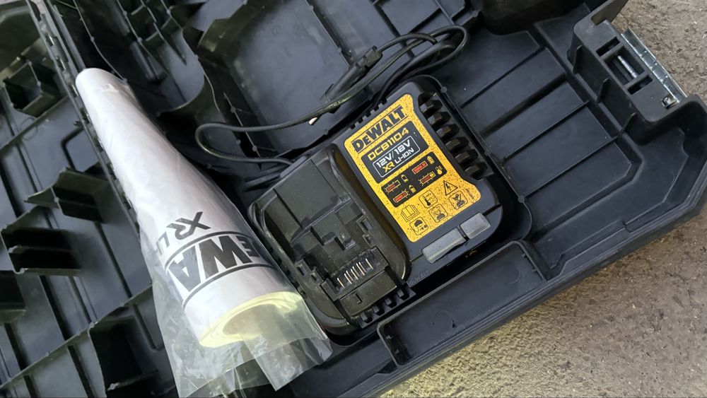 Шрупавер dewalt гайкаверт винтоверт dewalt девольт