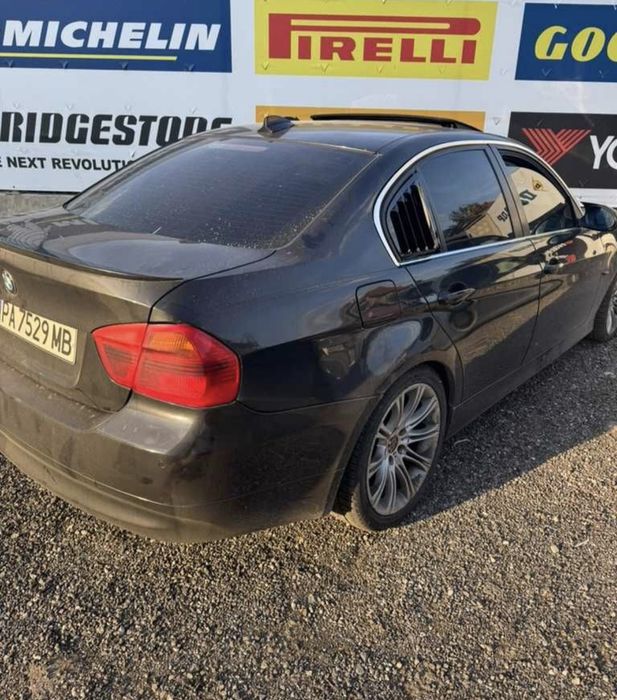 Тунинг Добавка Задни странични стъкла BMW E90– черни и карбон -М Визия