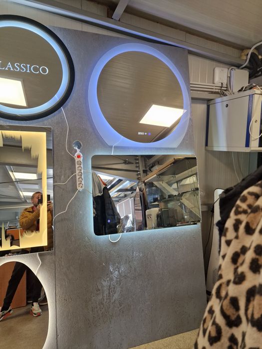 Oglinda venetiana montam si vindem