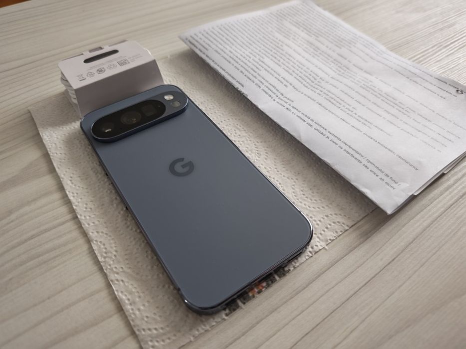 Google Pixel 10 Pro, 256GB, 16GB RAM, 5G, Moonstone, Garanție 12 luni
