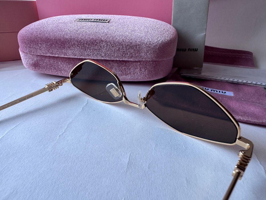 Ochelari de soare Miu Miu SMU56Z 56-17 145, Noi