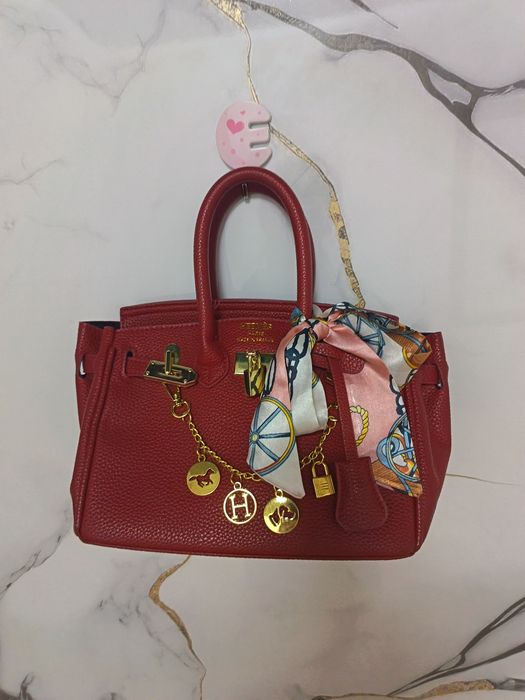 Sumka Hermes qizil