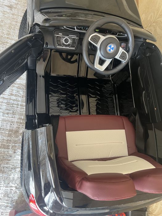 Машинка БМВ 8 супер машинка