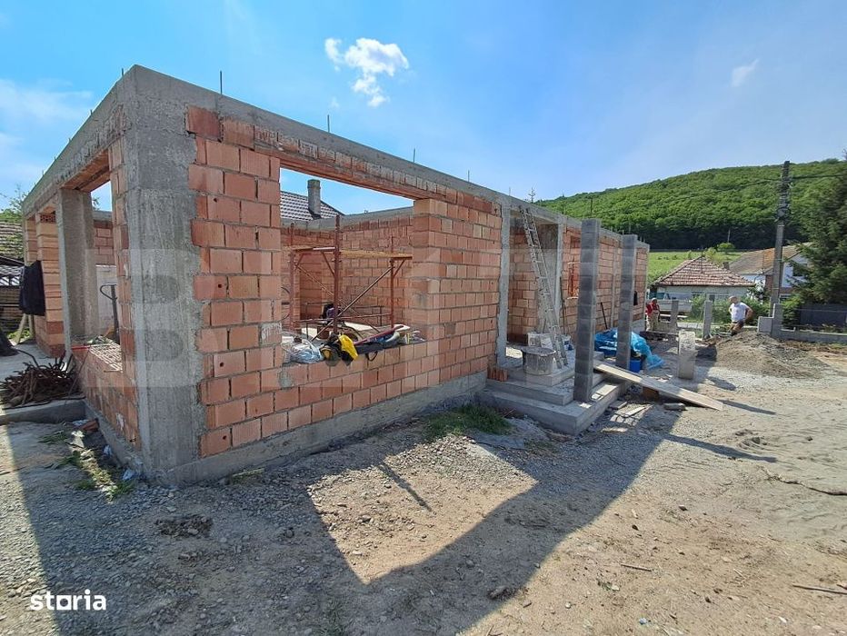 Casa individuala de vanzare in Corunca  Curte Comuna– Proiect in des