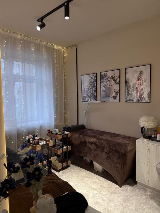 Ищу девочку на суб Аренду в бц.Колибри