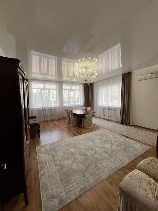 Стол 4,20 м и стулья. дерево