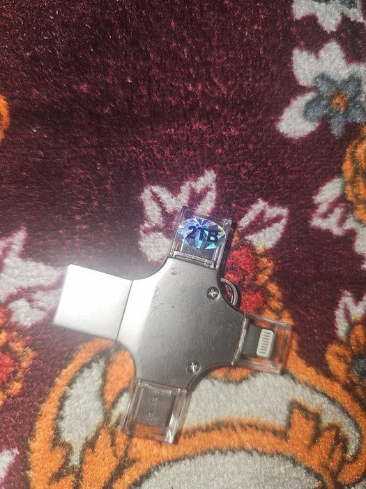 Wi-Fi router va fleshka2TB va Proektor sotiladi