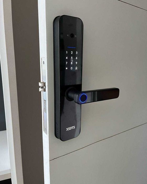 Aqlli Elektron Qulf – Kamera va Barmoq Izi bilan