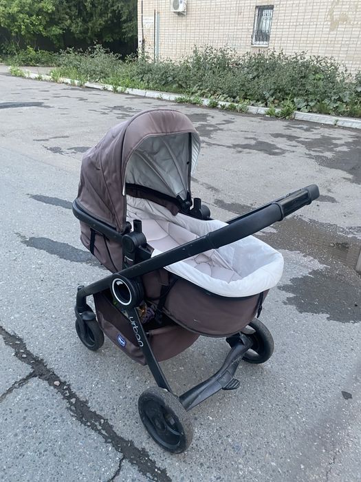 Продам коляску Chicco