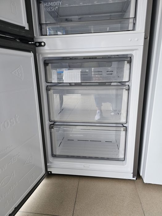 Хладилник с фризер SAMSUNG No Frost