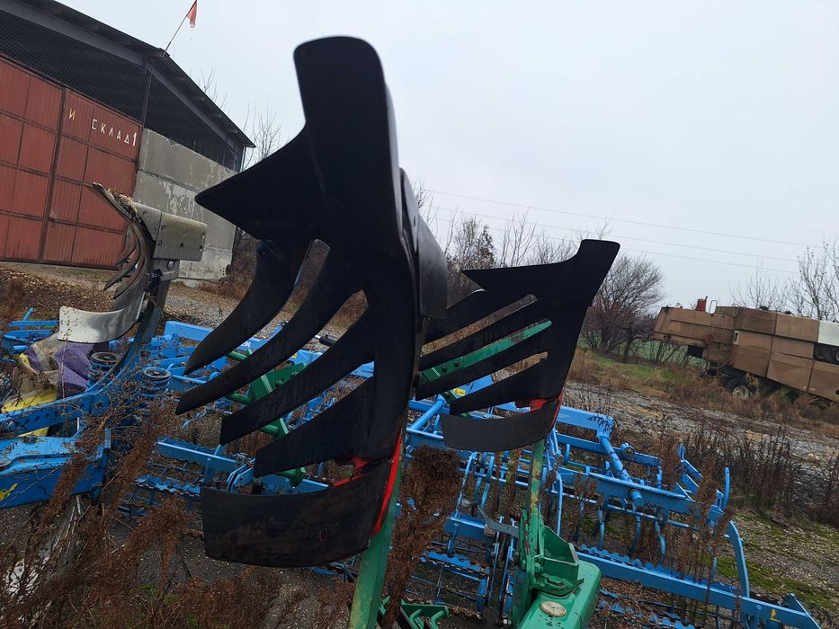 Продавам плуг REGENT A-4800