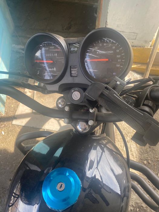 Мотоцикл YAQI , модель SL50
Черный цвет,