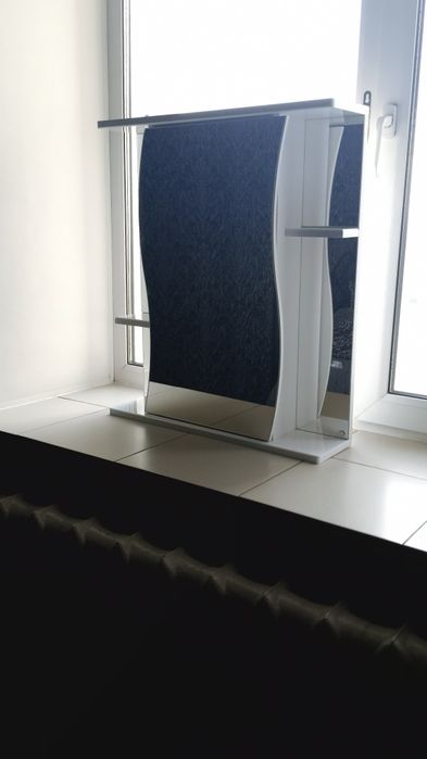 Шкаф зеркальный, навесной