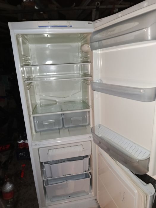Продам холодильник бирюса и индезит