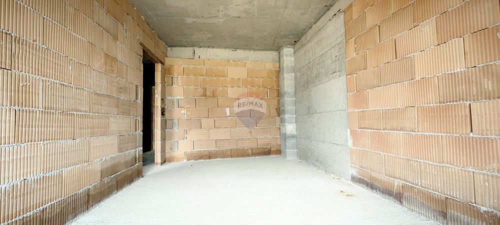 Продава се Тристаен апартамент в Варна, Погреби - 97 кв.м за 1568 €/кв.м - Снимка #5