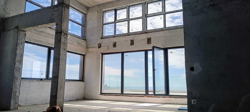 Изгодно ПАНОРАМЕН апартамент с три спални и паркомясто, Бриз, Варна