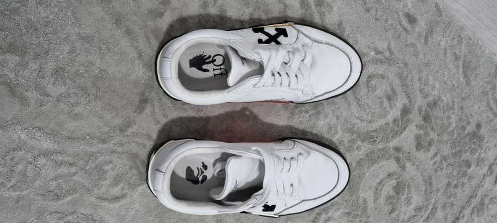 Sneakersi Off White, marime 38, autentici