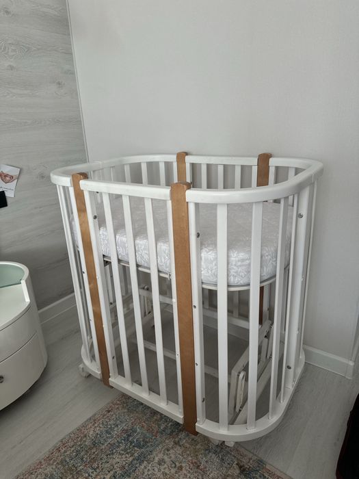 Детская кровать с маятником