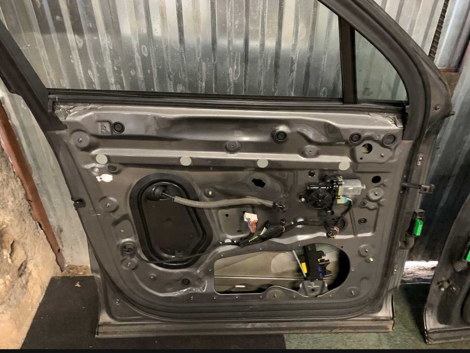 Врата предна Q7 4M