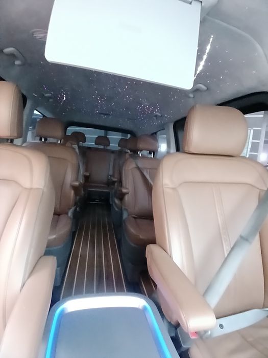 Avtomobil Hyundai staria