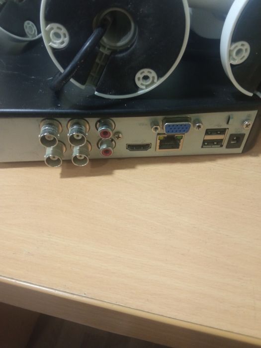 Гибридный AHD/IP видеорегистратор 4 канала