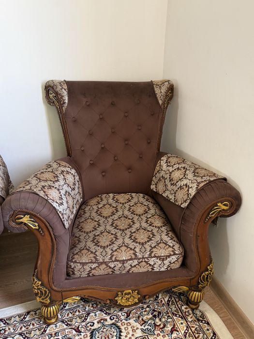 диван и 2 кресло,2 столик