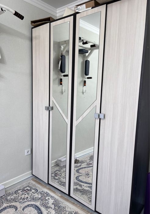 Продам шкаф 4дв в хорошем состояний