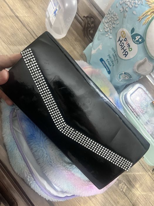 Сумки,  1 детский рюгзак с единорогом, и женские сумки.