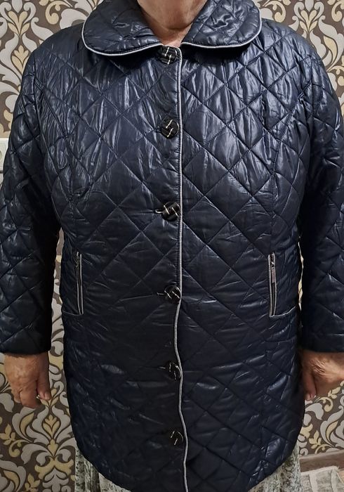 Продается синяя куртка