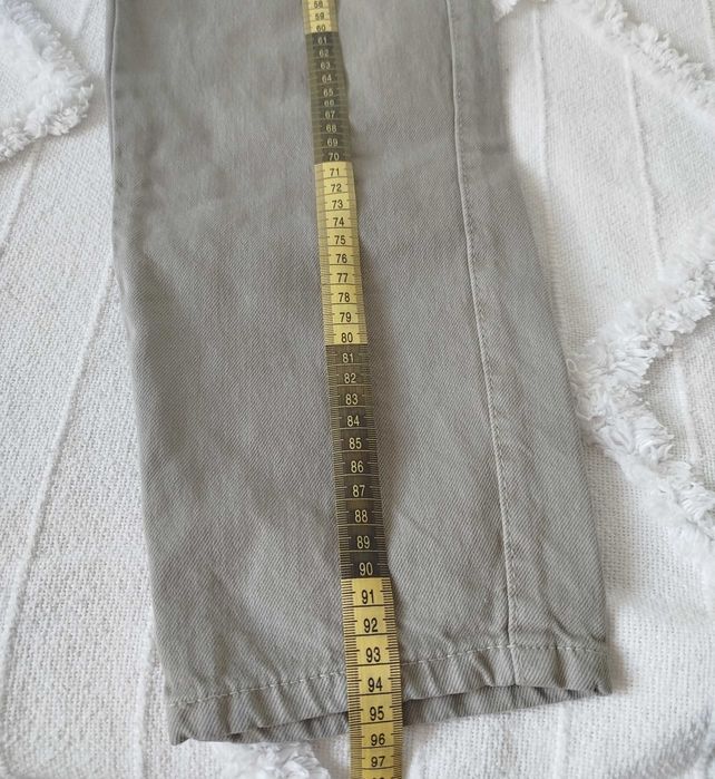 Продавам дамски сиво-зелени дънки