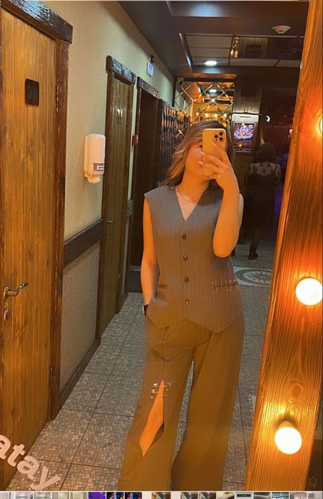 Стильная двойка с жилеткой