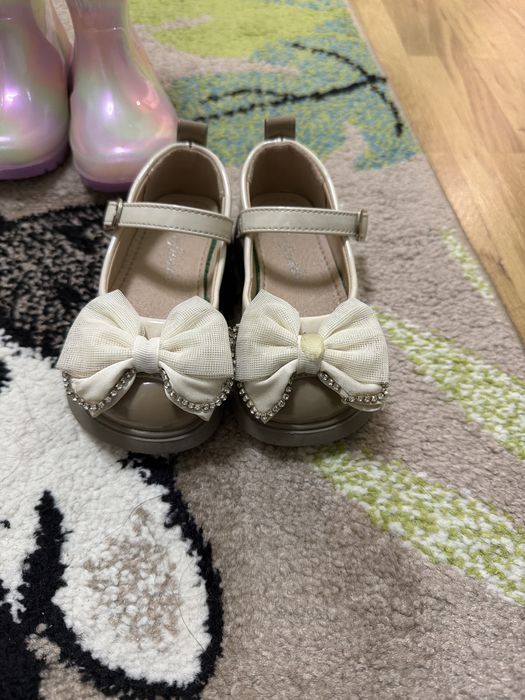 Лот обувки за момиче