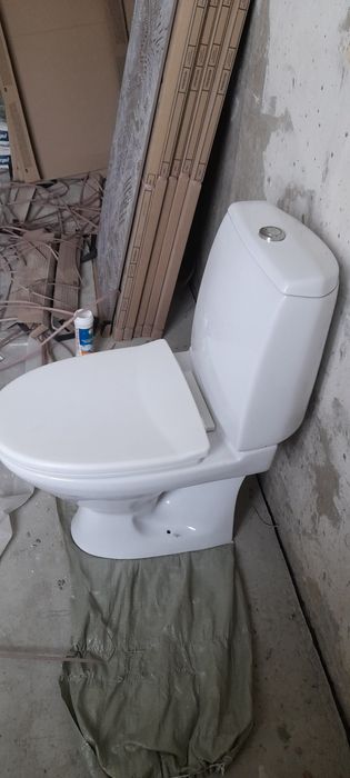 Продам унитаз б/у.