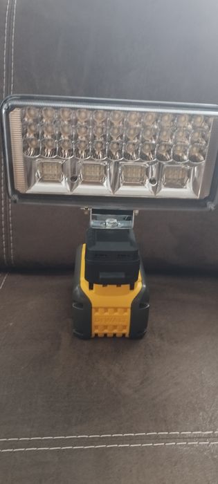 Лампа от аккумулятора