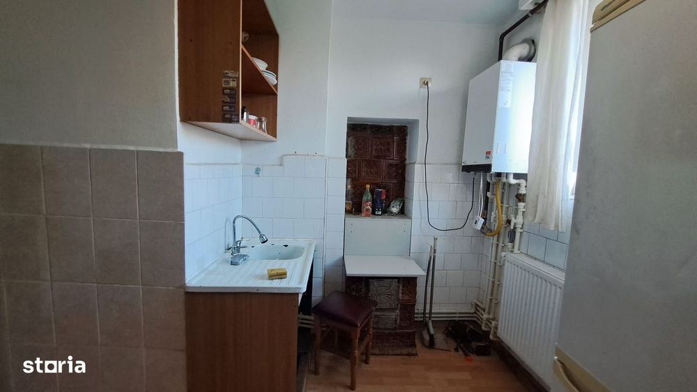 Agigea, 3 Camere Decomandat 2 Bai, Centrala Gaz, 70 Mp. Parcare, Boxa