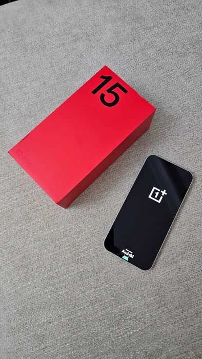 OnePlus 15.  12/256. Новый в наличие