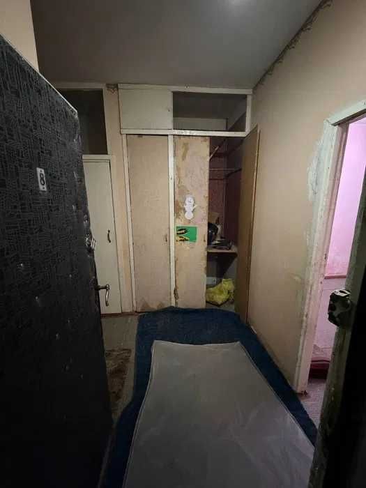 Арзон нархда 2 хонали квартира сотилади 6 микрн