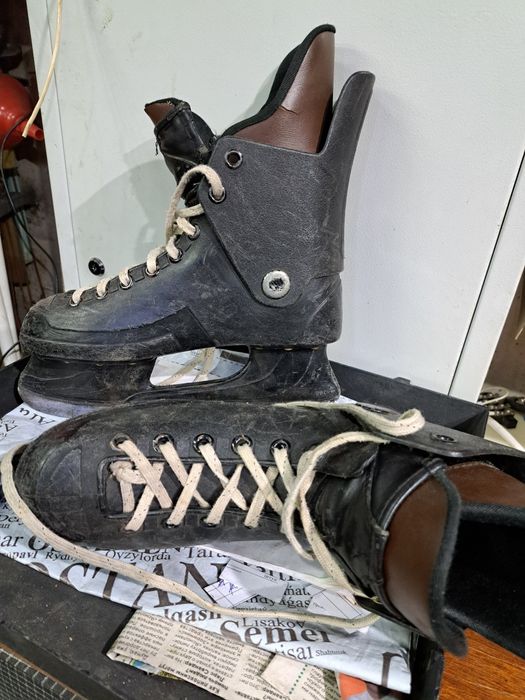 Продаются коньки.