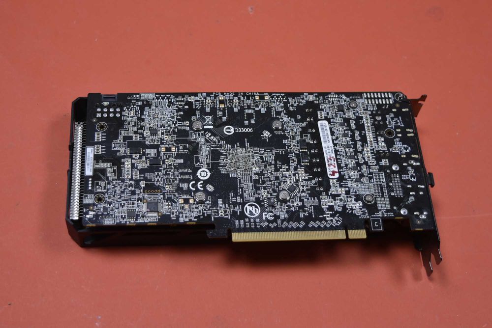 Видео карта GIGABYTE Radeon RX 570 8GB Gaming - GV-RX570GAMING-8GD