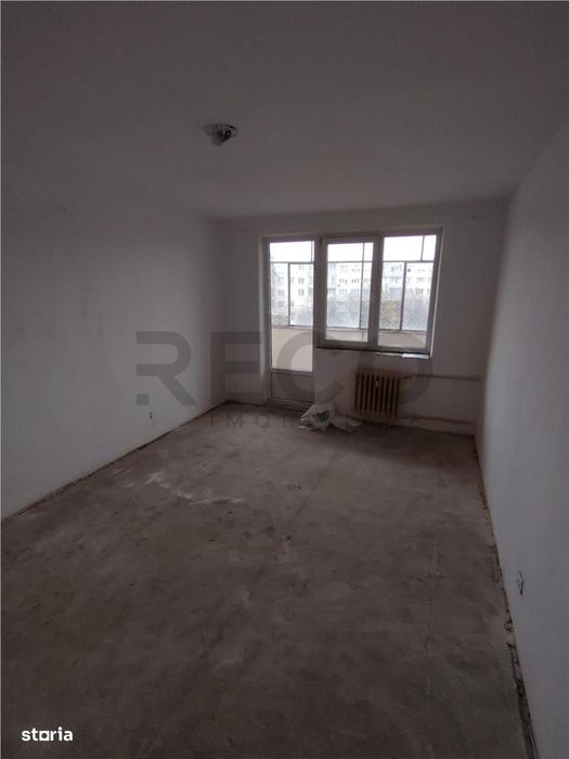 RECO apartament cu 3 camere decomandat cu lift