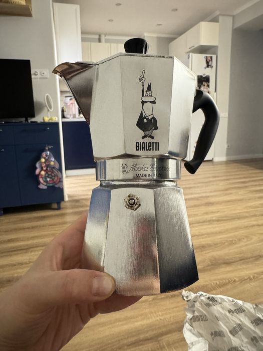 Кофеварка Bialetti Moka Express серебристый