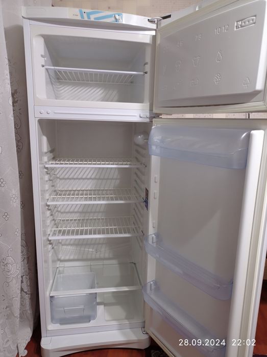 Холодильник INDESIT б/у в хорошем состоянии