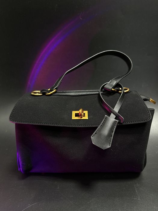 Женская сумка черная