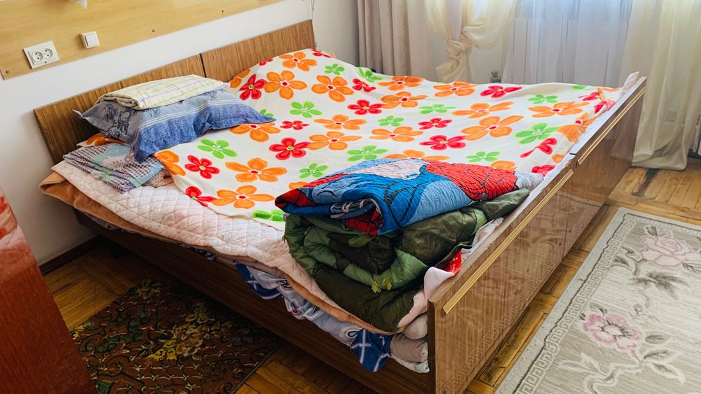 Кровать / мебель для спальни