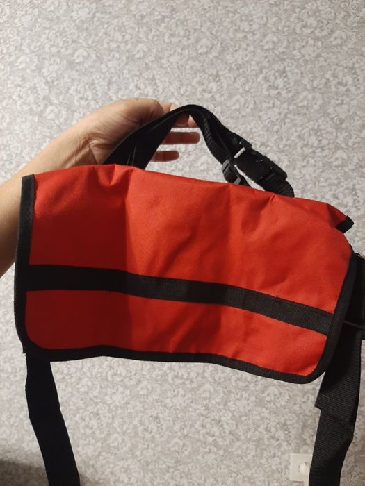 Рабочая сумка для инструментов.