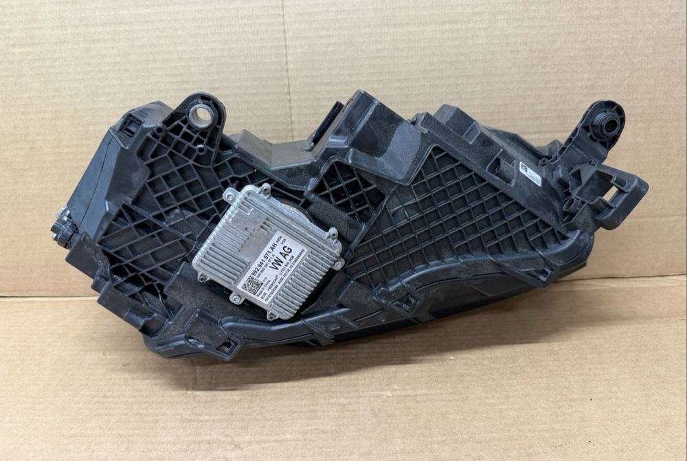 Ляв и десен фар за Шкода Скала кристал лед фейс  SKODA SCALA LIFT FULL LED 665941016A и 655941015A