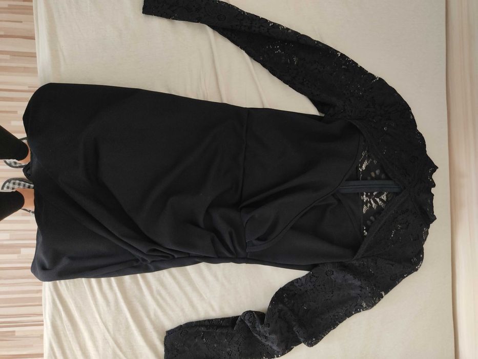 Прилепнала рокля