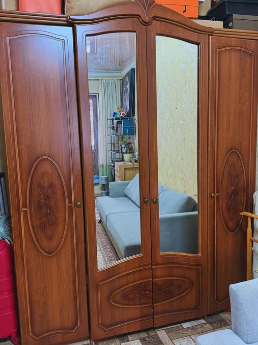 Продам мебель фирменная